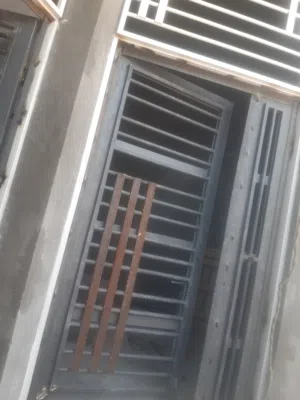 مطلوب شباك المنيوم او pvc