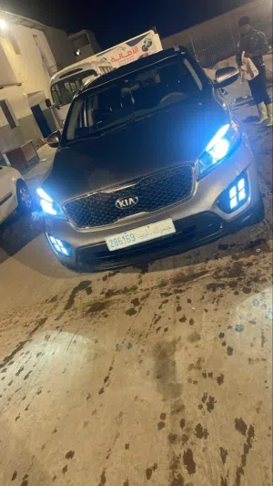 Used Kia Sorento in Tripoli