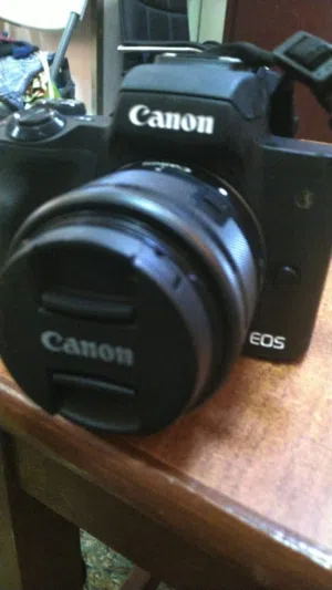 Canon Camera EOS M50 للجادين فقط (التواصل فقط في السوق المفتوح)