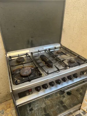 طباخ خمس عيون