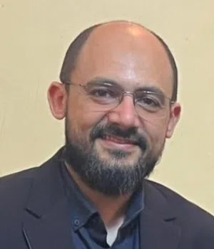 محمد عطا عاشور 