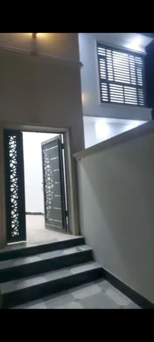 بيت سكني حديث ديلوكس غير مسكون للإيجار في دور الضباط طابقين معزولة يؤجر بالكامل او مشتملات على حده