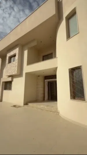 5 Bedrooms . Unfurnished . Monthly0