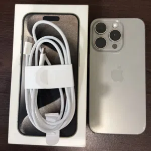 Apple iPhone 15 Pro 256 GB in Muscat