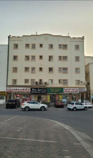 محل للايجار في المعبيله الجنوبيه قريب الصفا وبدر السماء