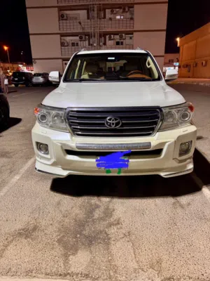 سيارة تويوتا لاندكروز GX R جكسار ثمانيه سلندر 8V موديل 2014 بريمي فول مواصفات