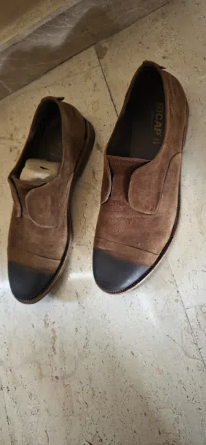 حذاء رجالي إيطالي قياس 42 للبيع