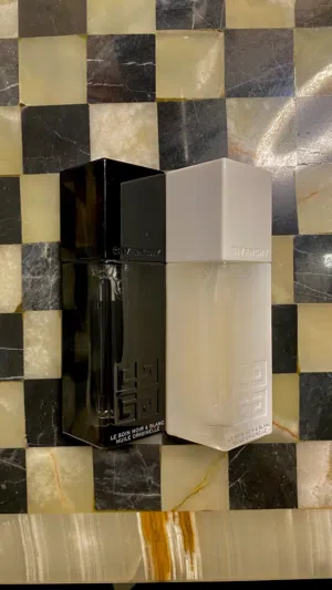 GIVENCHY Le Soin Noir Perfecting Oil (30ml)  NEW never used