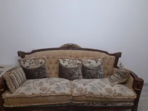 صالون كلاسيكي 2كراسي 2كنباات وطاوله