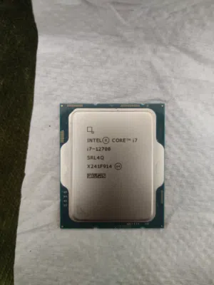 i7 12700 معالج شبه جديد