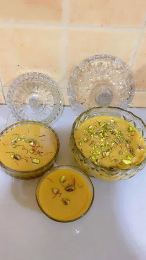 ماهوه بالزعفران والمكسرات