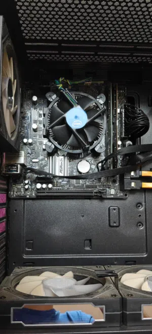 قطع للpc بحالة ممتازة جدا ماذربورد +معالج