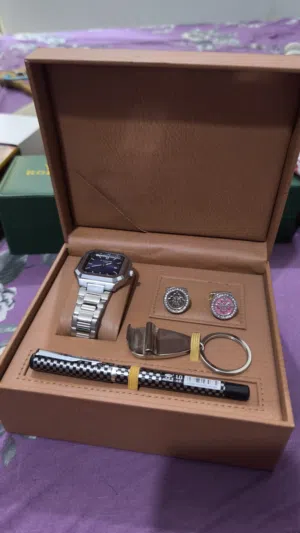 ساعات فخمه جدا مكلف بالنشر يفوتك السعر كلش الي حاب يسترزق بيهم راح يخدمنه كلش  والله وربي يرزق الجمي