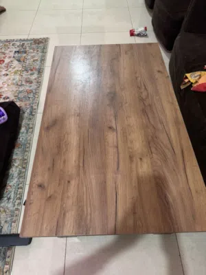 Heavy coffee table from Home R us for 15 rial