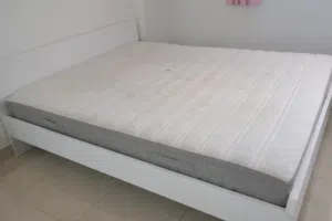 QUEEN SIZE BED FRAME