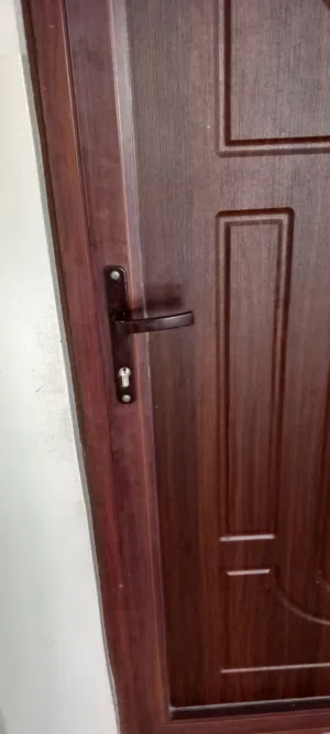 باب المنيوم و باب شبك