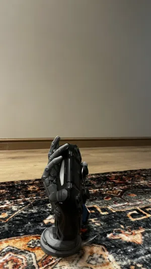 اكسسوارات مكتبيه لوحة و لتثبيت يد بلاستيشن