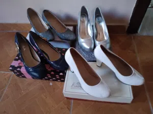 أحذية نسائية جديدة للبيع