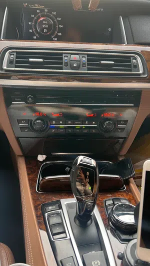 للبيع bmw 730i