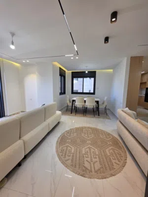 شقة للبيع في الطيرة تشطيب سوبر ديلوكس