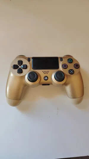 ps4 للبيع استخدام جدا بسيط