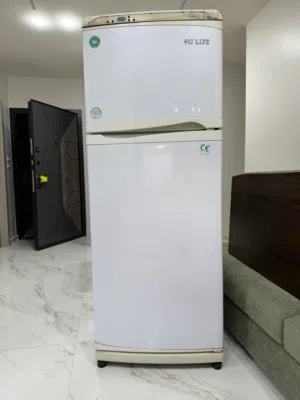 ثلاجة للبيع بسعر مغري