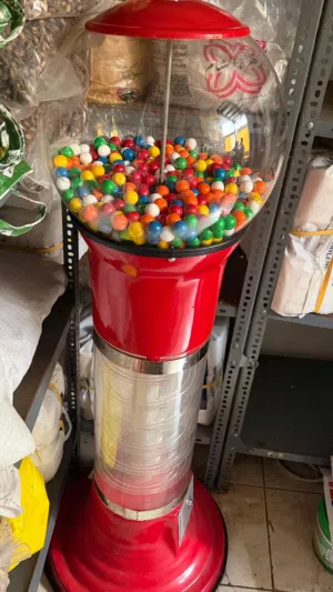 الة بيع علكة في حالة الجديدة مطلوب 1000 Gum vending machine New condition Asking price: 1000