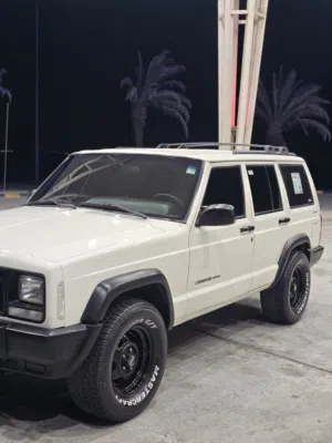 Used Jeep Cherokee in Al Batinah