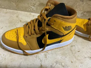 بوت Nike Air Jordan اصلي من دبي (اقرا الوصف)