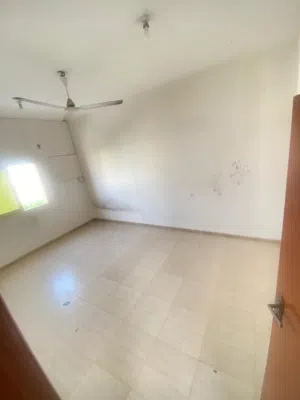 شقه غرفه وصاله بالبستان عجمان للايجار السنوي