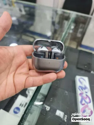Samsung Buds 3 بحالة ممتازة جدا بسعر مميز