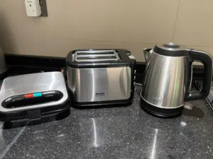Kettle toaster and sandwich maker