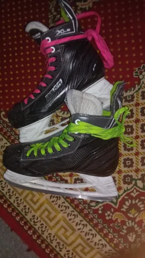 سكيت تزلج على ثلج بور مستعمل