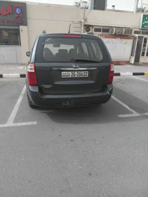 للبيع سياره كيا كرنفال موديل 2013