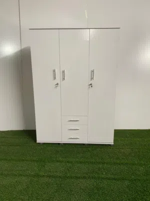 دولاب 3دلفة و3 درج بمساحه تخزين كبيره