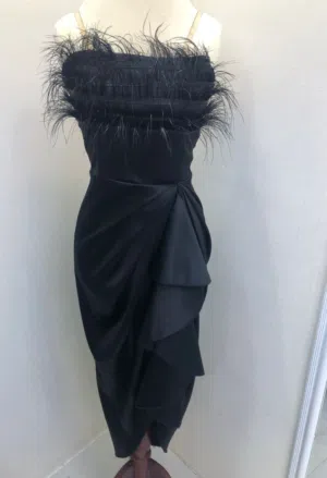 فساتين سهرات للبيع تصفيه محل حرق اسعار والفستان بجوده جيده الحقوا العرض والتصفيه باقي القليل