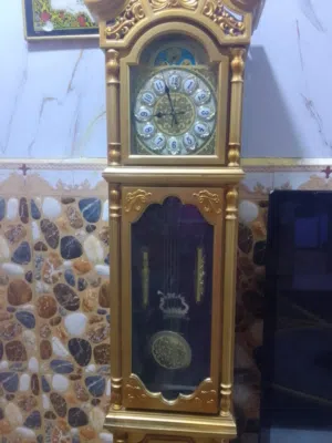 اثاث منزلي للبيع مستعملي رصاصي 300 كنبات 4قطع ثنين رصاصيه وثنين صفر تخم نوعن ما جديد الجوزي 7قطع