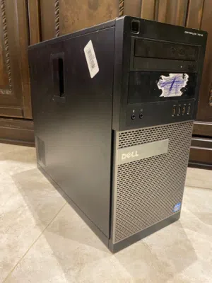 للبيع كمبيوتر بسعر مغري جدا معالج i 5 مع شاشه