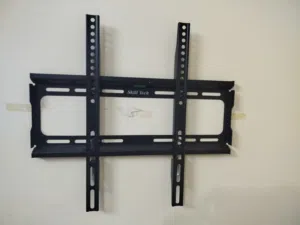 TV WALL MOUNT WITH SCREWS
