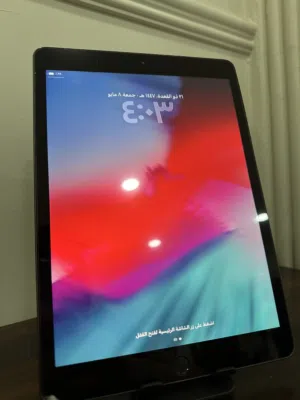 للبيع جهاز ايباد (((8))) الجيل الثامن مساحه (((32gb))) بطاريته زينه الجهاز نظيف شريحه + واي  فاي ...