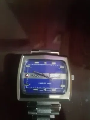 ساعه جميله وتحفه