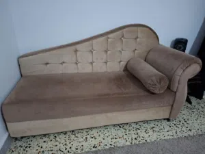كنبة مستعملة للبيع