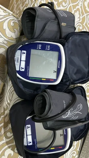 يتوفر عدد 2 من أجهزة الضغط