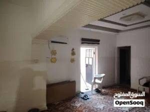شقة للبيع في حي الهواري خلف المستشفى الهواري العام