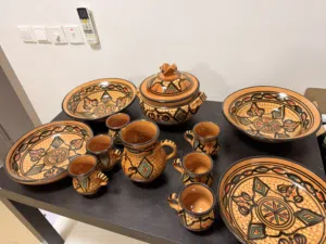 لمحبي التميز والأصالة طقم تقديم فخار مغاربي فاخر، صناعة يدوية متقنة VIP