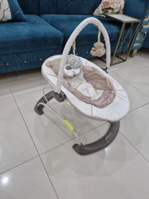كرسي هزاز سرير للأطفال mothercare .