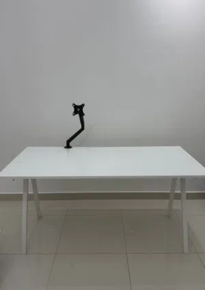 طاولة مكتب او قيمنق للبيع