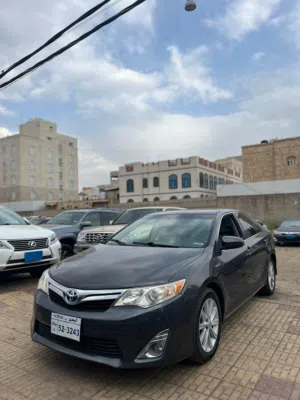 تويوتا كامري 2013 بضاعه زيرو عادها وصلت ماشيه 140 الف ميل جمركين مضمون من اي عيب بضاعه كرررررررررررت
