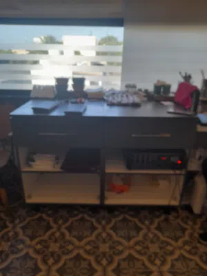 صحون خزف واباريق شاي وحاجات تانية موجودة بالصور غالبية البضاعة جديدة