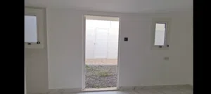 للايجار  استوديو صغير مدينة العين منطقة زاخر